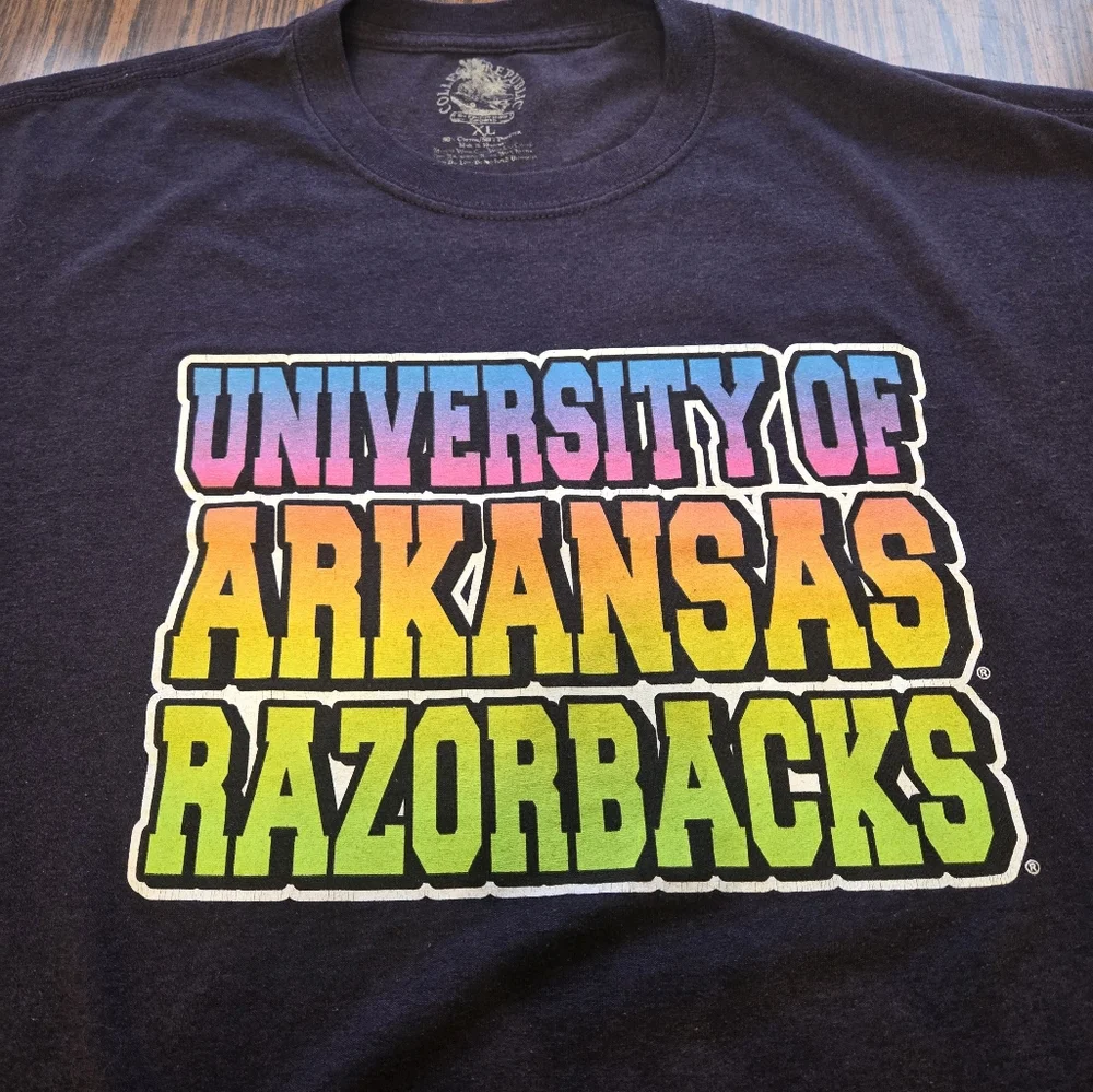 Arkansas Razorbacks Tshirt - Picture 2 of 5